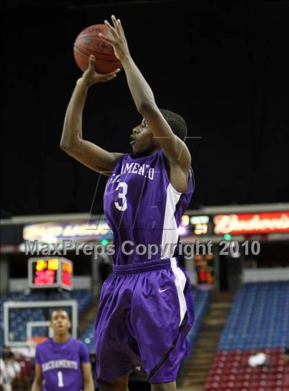 Thumbnail 1 in Sacramento vs. Bishop O'Dowd (CIF NorCal D3 Final) photogallery.