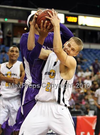 Thumbnail 1 in Sacramento vs. Bishop O'Dowd (CIF NorCal D3 Final) photogallery.