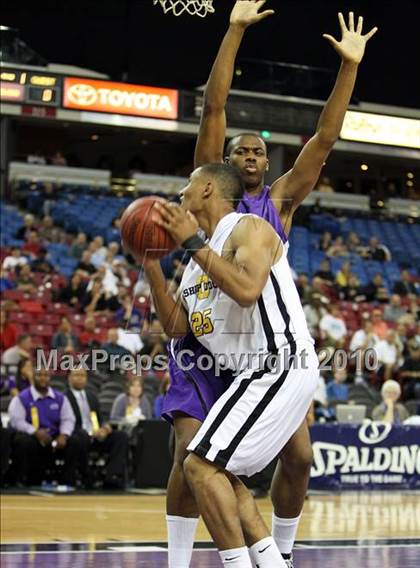 Thumbnail 2 in Sacramento vs. Bishop O'Dowd (CIF NorCal D3 Final) photogallery.