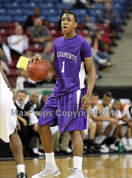 Thumbnail 1 in Sacramento vs. Bishop O'Dowd (CIF NorCal D3 Final) photogallery.