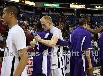 Thumbnail 1 in Sacramento vs. Bishop O'Dowd (CIF NorCal D3 Final) photogallery.