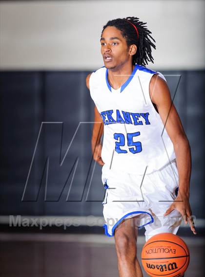 Thumbnail 3 in Alief Elsik @ Dekaney (McDonald's Texas Invitational) photogallery.
