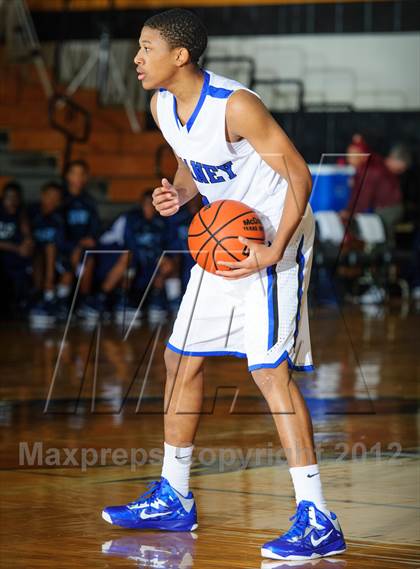 Thumbnail 2 in Alief Elsik @ Dekaney (McDonald's Texas Invitational) photogallery.