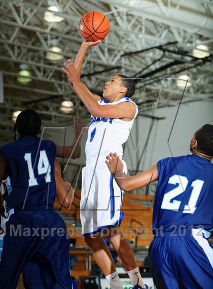 Thumbnail 3 in Alief Elsik @ Dekaney (McDonald's Texas Invitational) photogallery.