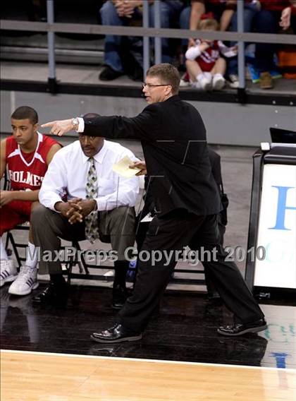 Thumbnail 2 in Holmes vs Newport (KHSAA Ninth Region Final) photogallery.