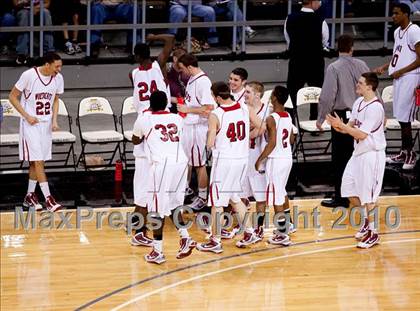 Thumbnail 1 in Holmes vs Newport (KHSAA Ninth Region Final) photogallery.