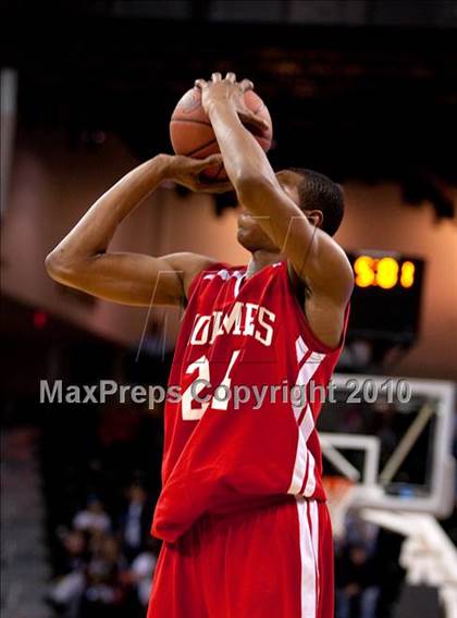 Thumbnail 2 in Holmes vs Newport (KHSAA Ninth Region Final) photogallery.