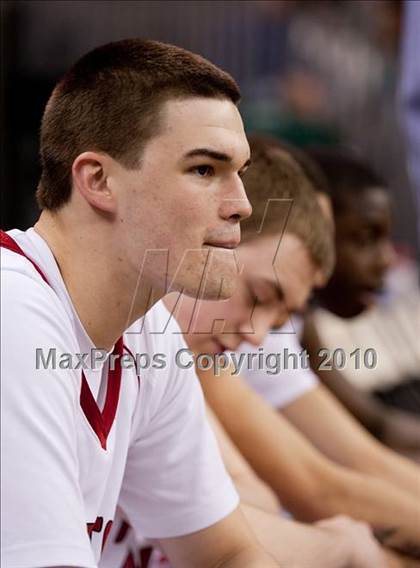 Thumbnail 1 in Holmes vs Newport (KHSAA Ninth Region Final) photogallery.