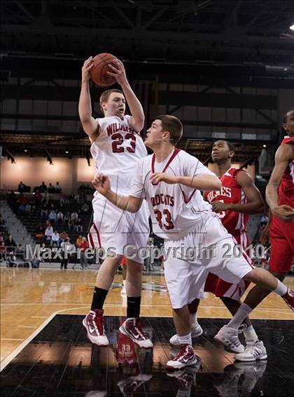 Thumbnail 3 in Holmes vs Newport (KHSAA Ninth Region Final) photogallery.
