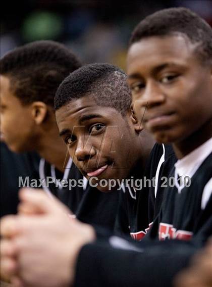 Thumbnail 1 in Holmes vs Newport (KHSAA Ninth Region Final) photogallery.