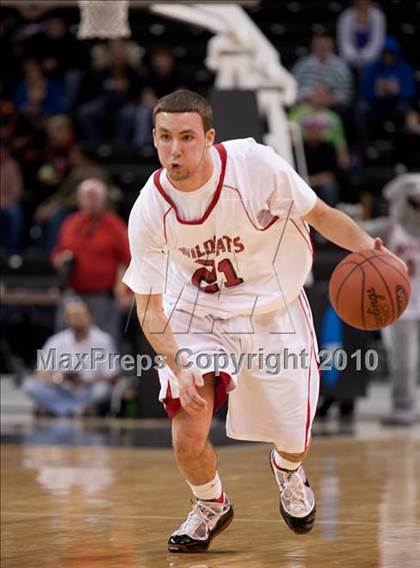 Thumbnail 2 in Holmes vs Newport (KHSAA Ninth Region Final) photogallery.