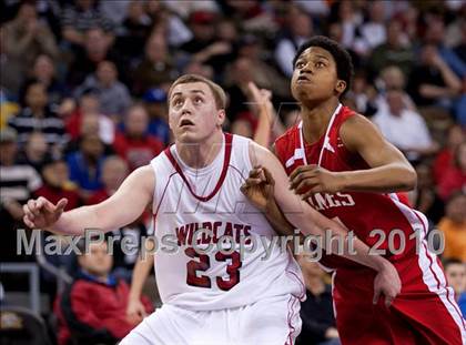 Thumbnail 1 in Holmes vs Newport (KHSAA Ninth Region Final) photogallery.