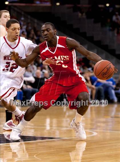 Thumbnail 3 in Holmes vs Newport (KHSAA Ninth Region Final) photogallery.