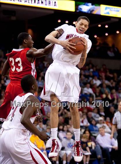 Thumbnail 3 in Holmes vs Newport (KHSAA Ninth Region Final) photogallery.