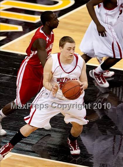 Thumbnail 1 in Holmes vs Newport (KHSAA Ninth Region Final) photogallery.