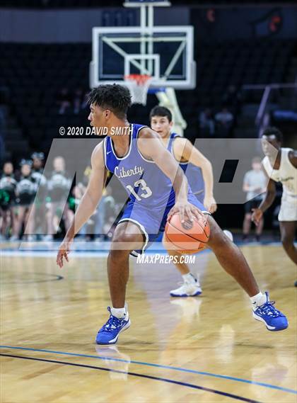 Thumbnail 1 in Liberty vs. Staley (MSHSAA Class 5 Sectional) photogallery.