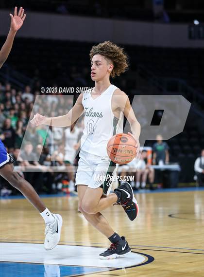 Thumbnail 2 in Liberty vs. Staley (MSHSAA Class 5 Sectional) photogallery.