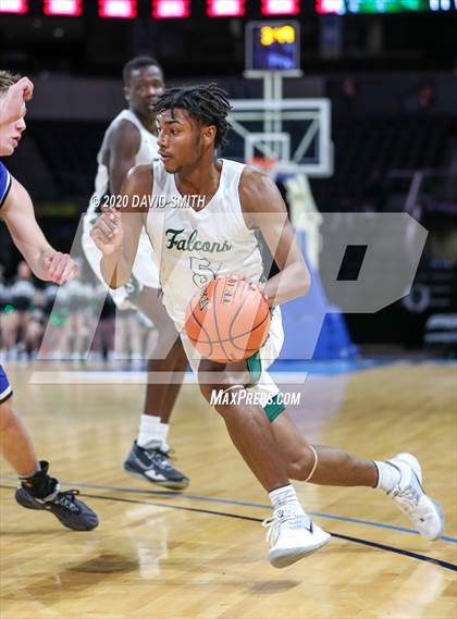 Thumbnail 1 in Liberty vs. Staley (MSHSAA Class 5 Sectional) photogallery.
