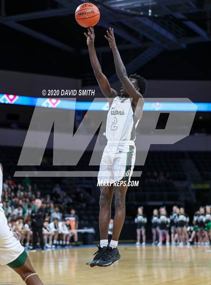 Thumbnail 2 in Liberty vs. Staley (MSHSAA Class 5 Sectional) photogallery.
