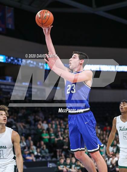 Thumbnail 1 in Liberty vs. Staley (MSHSAA Class 5 Sectional) photogallery.