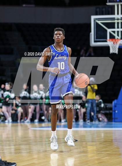 Thumbnail 1 in Liberty vs. Staley (MSHSAA Class 5 Sectional) photogallery.