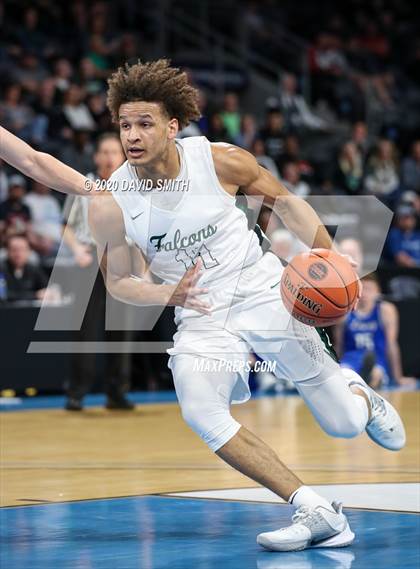 Thumbnail 3 in Liberty vs. Staley (MSHSAA Class 5 Sectional) photogallery.