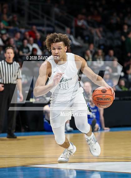 Thumbnail 1 in Liberty vs. Staley (MSHSAA Class 5 Sectional) photogallery.