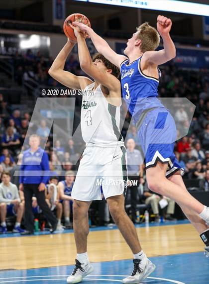 Thumbnail 3 in Liberty vs. Staley (MSHSAA Class 5 Sectional) photogallery.