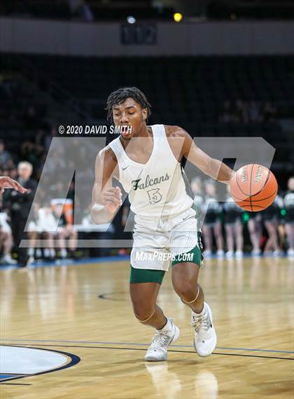 Thumbnail 1 in Liberty vs. Staley (MSHSAA Class 5 Sectional) photogallery.