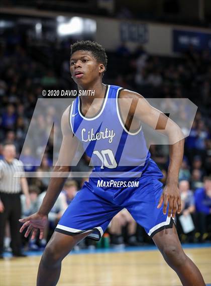 Thumbnail 3 in Liberty vs. Staley (MSHSAA Class 5 Sectional) photogallery.