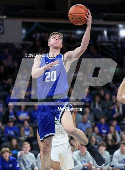 Thumbnail 1 in Liberty vs. Staley (MSHSAA Class 5 Sectional) photogallery.