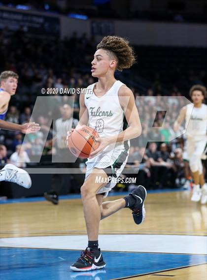Thumbnail 2 in Liberty vs. Staley (MSHSAA Class 5 Sectional) photogallery.