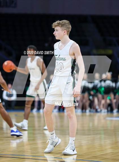 Thumbnail 3 in Liberty vs. Staley (MSHSAA Class 5 Sectional) photogallery.