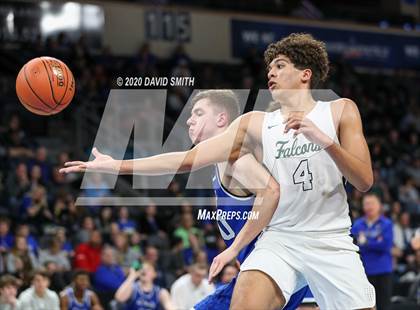 Thumbnail 2 in Liberty vs. Staley (MSHSAA Class 5 Sectional) photogallery.