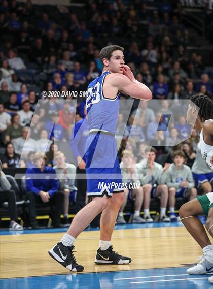 Thumbnail 1 in Liberty vs. Staley (MSHSAA Class 5 Sectional) photogallery.