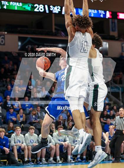 Thumbnail 2 in Liberty vs. Staley (MSHSAA Class 5 Sectional) photogallery.