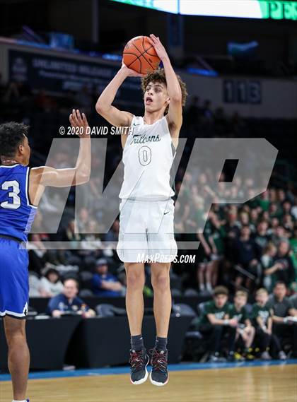 Thumbnail 1 in Liberty vs. Staley (MSHSAA Class 5 Sectional) photogallery.