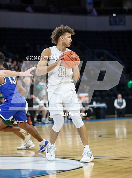 Thumbnail 2 in Liberty vs. Staley (MSHSAA Class 5 Sectional) photogallery.