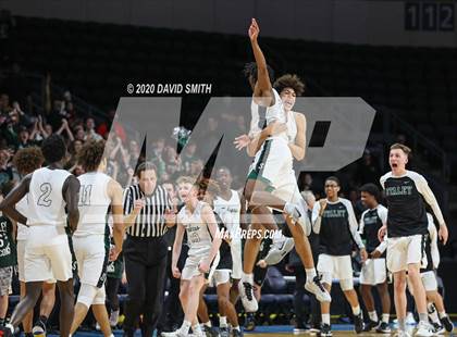 Thumbnail 2 in Liberty vs. Staley (MSHSAA Class 5 Sectional) photogallery.