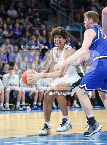 Thumbnail 2 in Liberty vs. Staley (MSHSAA Class 5 Sectional) photogallery.