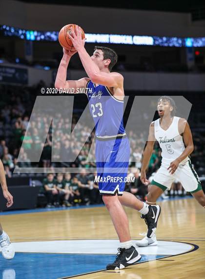 Thumbnail 3 in Liberty vs. Staley (MSHSAA Class 5 Sectional) photogallery.
