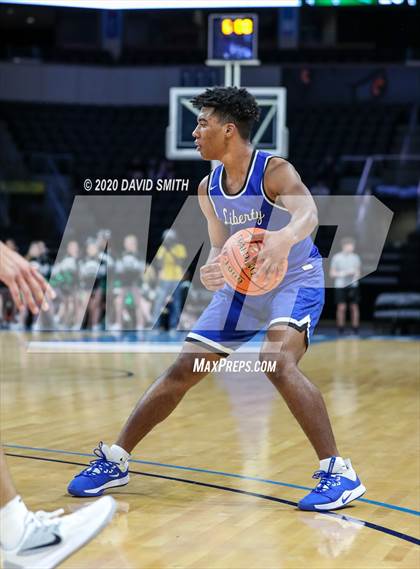 Thumbnail 3 in Liberty vs. Staley (MSHSAA Class 5 Sectional) photogallery.