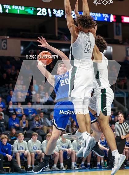 Thumbnail 3 in Liberty vs. Staley (MSHSAA Class 5 Sectional) photogallery.