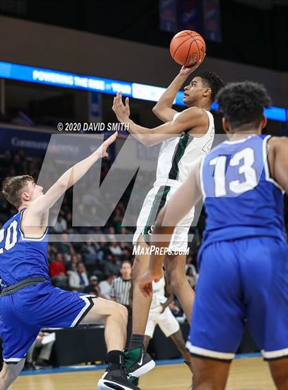 Thumbnail 3 in Liberty vs. Staley (MSHSAA Class 5 Sectional) photogallery.