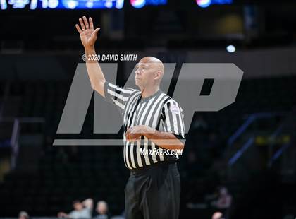 Thumbnail 3 in Liberty vs. Staley (MSHSAA Class 5 Sectional) photogallery.