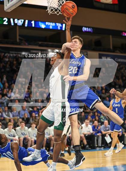 Thumbnail 3 in Liberty vs. Staley (MSHSAA Class 5 Sectional) photogallery.