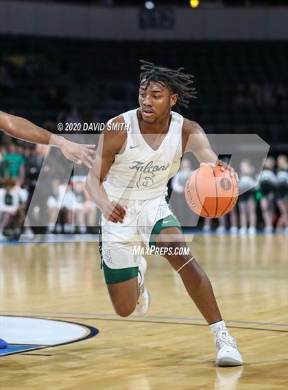 Thumbnail 2 in Liberty vs. Staley (MSHSAA Class 5 Sectional) photogallery.