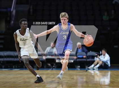 Thumbnail 2 in Liberty vs. Staley (MSHSAA Class 5 Sectional) photogallery.