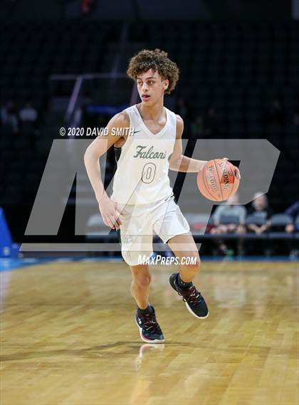 Thumbnail 3 in Liberty vs. Staley (MSHSAA Class 5 Sectional) photogallery.