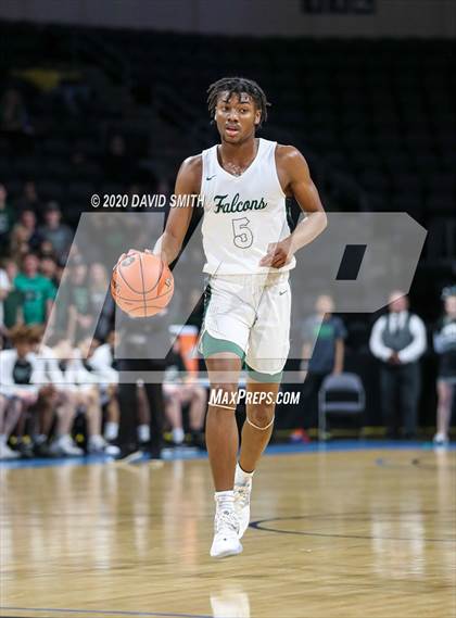 Thumbnail 3 in Liberty vs. Staley (MSHSAA Class 5 Sectional) photogallery.